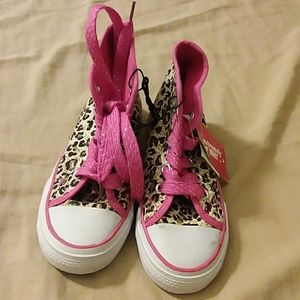 Girls converse